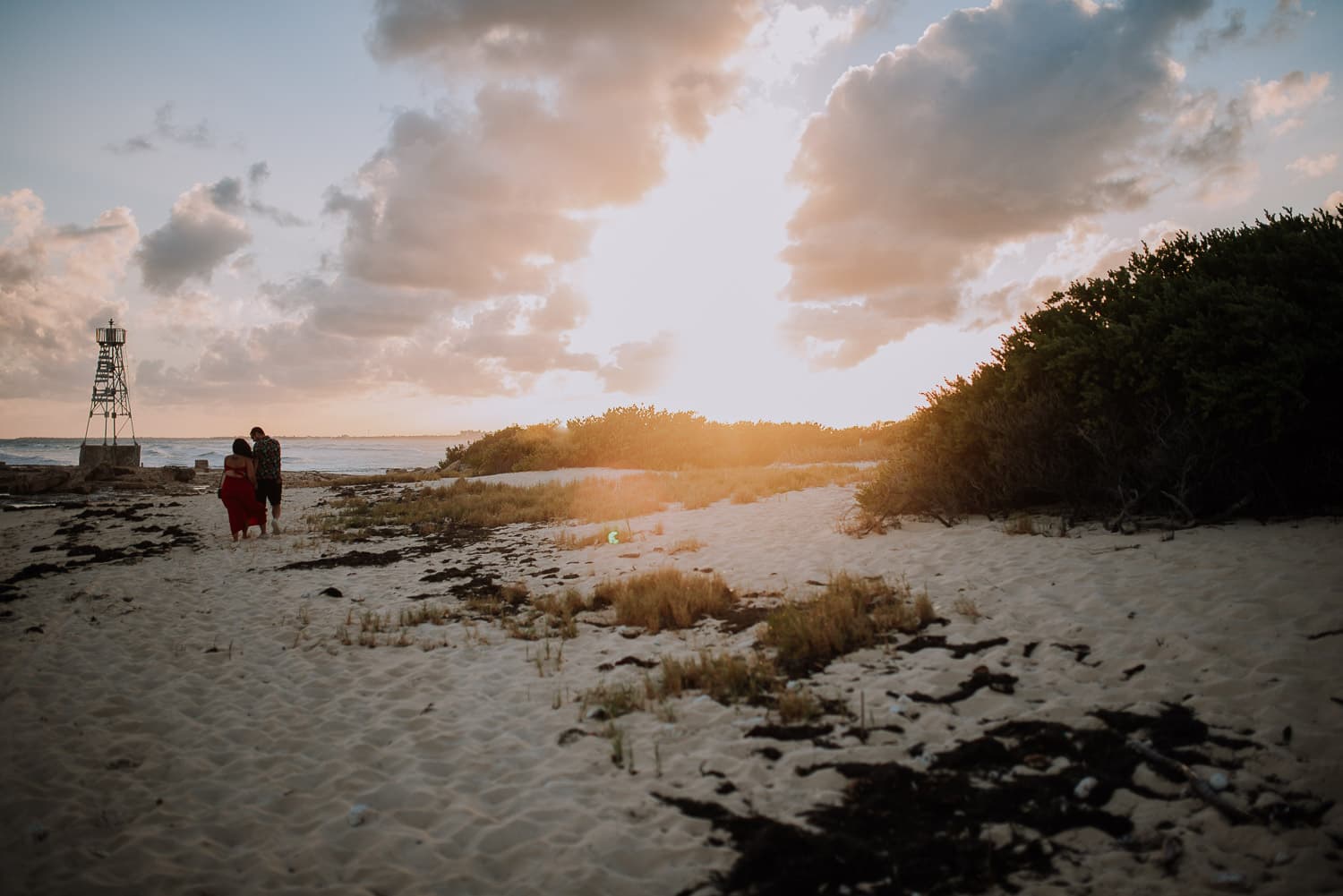 Fotografía de save the date en Cancun por Jesús Amaya fotógrafo de bodas destino en México